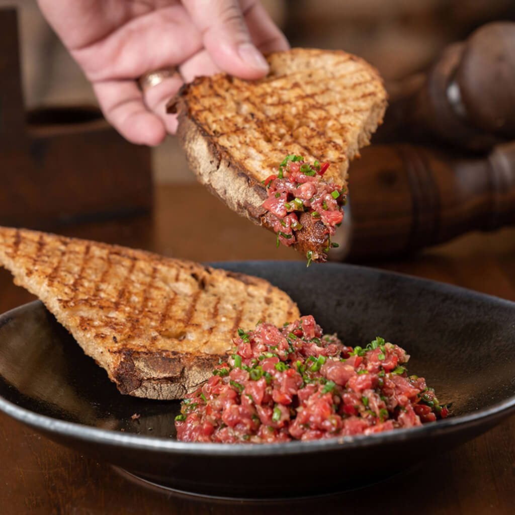 WAGYU_BEEF_TARTARE_Distillery_Dubai
